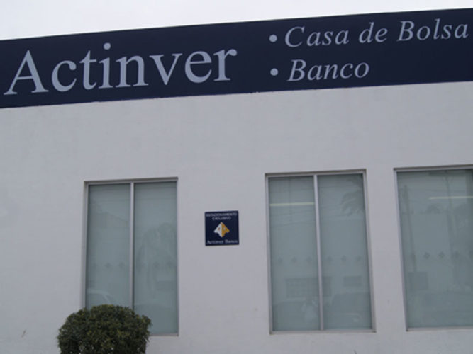 Ajijic amenities like the Actinver Bank.